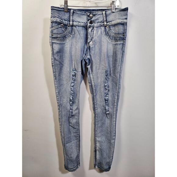 Alondra Women's Light fade Skinny Jeans Size 9, Distressed Two Button Jeans - Picture 2 of 15